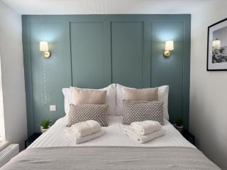 Driftwood House - Luxury Dog-Friendly Townhouse in Cowes, Steps from Marina - Cowes - 8