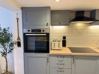 Driftwood House - Luxury Dog-Friendly Townhouse in Cowes, Steps from Marina - Cowes - 2