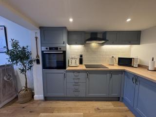 Driftwood House - Luxury Dog-Friendly Townhouse in Cowes, Steps from Marina - Cowes - 1