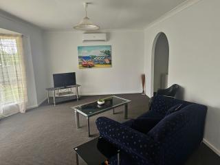 Newly renovated & tranquil surrounds - Eagleby - 9