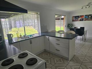 Newly renovated & tranquil surrounds - Eagleby - 5