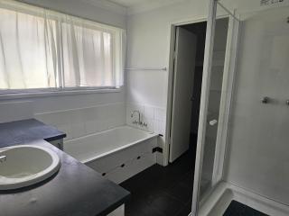 Newly renovated & tranquil surrounds - Eagleby - 1