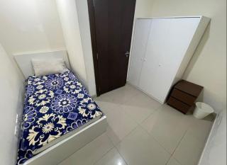 Small room with Pool and Gym access in Reem Island - 1