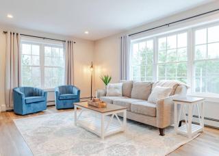 Countryside Oasis Charming 1BR Farmhouse Getaway - 8