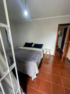 Apê 2 quartos, ar, cama queen a 350 m da orla - Cabo Frío - 4