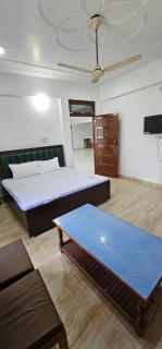 Hotel Sunder Milan - Ayodhya - 4