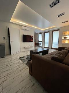 Golden Sun Apartments - 0