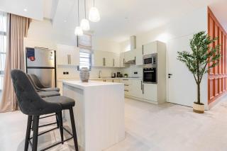 Amber Hospitality - BLVD - 1