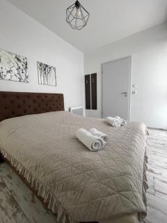 Golden Sun Apartments - 8