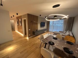 B-Holiday Luxury Apartments Urban Plaza - Brasov - 0