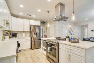 Centrally Located Coastal Largo Escape with Patio! - Largo - 3