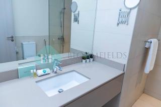 Bloomfields Elegant 1br In Waters Edge Yas Island - Abu Dhabi - 2