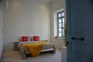 Central House - 5