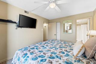 Pelican Walk 1009 - 2