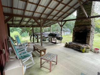 Rustic Mountaintop Cabin on small farm xx - - 9