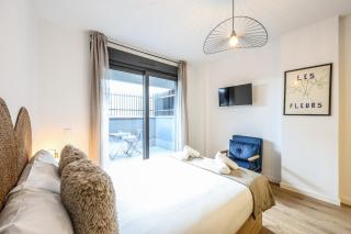 Elegant Studio with Private Terrace by RentitUP - 2