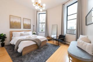 Cypress Court I by Rove Travel 2BR Harlem Apartment - 4