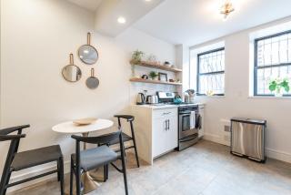 Cypress Court I by Rove Travel 2BR Harlem Apartment - 7