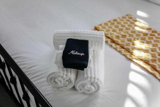 Sojourn 2 BR Steps to the Beach Sleeps 4 - 2