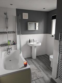 Detached Homestay - Super, King & Double Rooms - Leyland, Preston, Chorley, Lancashire - Leyland - 4
