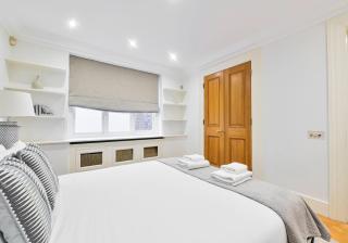 Exclusive Knightsbridge Townhouse with Parking - Londra - 2