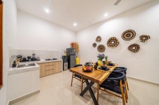 Lasterra - New Stylish Villa with Huge Pool - Steps from the Beach & Ultimate Luxury - Uluwatu - 2