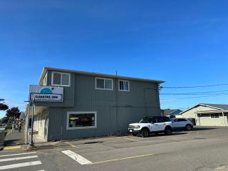 Coastal Inn and Suites - Long Beach - 8