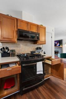 Hillside 3BR King-Close to DT Domain and Q2 - Austin - 1