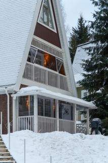 Двокімнатний апартамент на увесь перший поверх котеджу Freeman-3а - це виокремлена незалежна ЧАСТИНА БУДИНКУ з окремим входом з великою терасою та грилем - СВІТЛО Є ЗАВЖДИ - 9