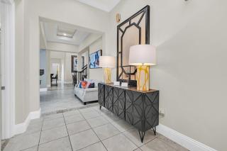 Luxury Living: 6 BR Villa in Orlando6555 - 6