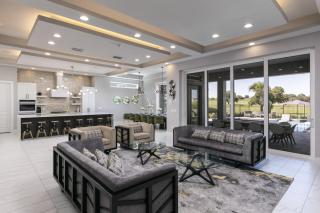 Tranquil Oasis with Lush Gardens in Orlando6557 - 1