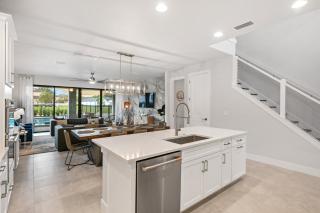 Orlandos Gem: 6 Bedroom Villa6605 - 1