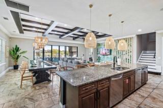 Stunning 8 BR Villa Retreat in Orlando6639 - 2