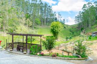 Charmoso chale no campo com vista para a natureza - São Pedro de Alcântara - 6