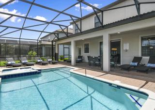 Elegant 8 Bedroom Oasis in Orlando6655 - 9