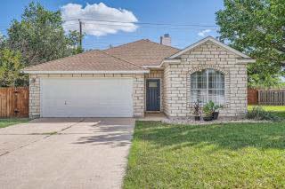 Cozy 3BR - Pet-Friendly Haven with fireplace - Pflugerville - 9