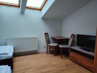 Pokoje Gościnne pod Dębem - 1