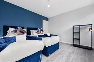 Lovely 4 Bedroom with Outdoor Space - London - 1