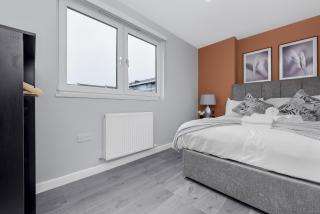 Lovely 4 Bedroom with Outdoor Space - London - 4