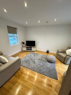 3 Bedroom Holiday home with Hot Tub - Carew - 1