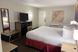 Days Inn by Wyndham San Antonio Interstate Hwy 35 North - 4