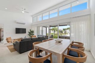 Brand New Modern Villa with Large Pool - Santa Cruz - 7