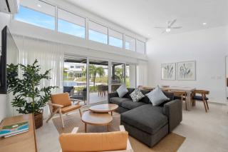Brand New Modern Villa with Large Pool - Santa Cruz - 8