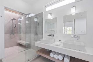 Brand New Modern Villa with Large Pool - Santa Cruz - 2