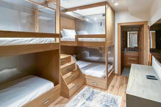 Riverfront Lodge 104 by East West Hospitality - 7