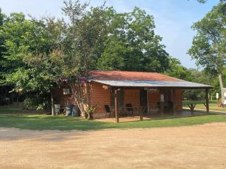 Safari Cabin #5 - Seguin - 1