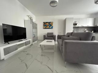 Prime location 3-Bedroom Apartment Sliema - Tigne Point -17 - - 8