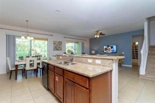 Spacious 6BR Home with Pool at Solterra Resort - Davenport - 5