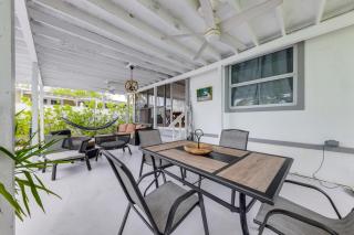 Lanai, Pool and Patios Waterfront Home in Tavernier - Tavernier - 9