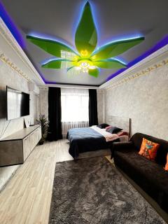 Cozy apartment in the center - Almaty - 6